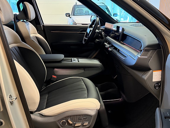 Kia EV9 25 of 27