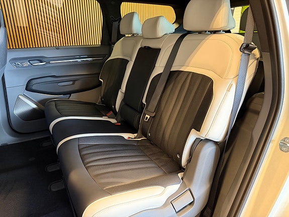 Kia EV9 17 of 27