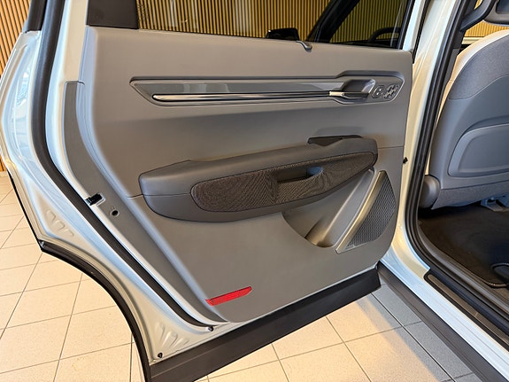Kia EV9 15 of 27