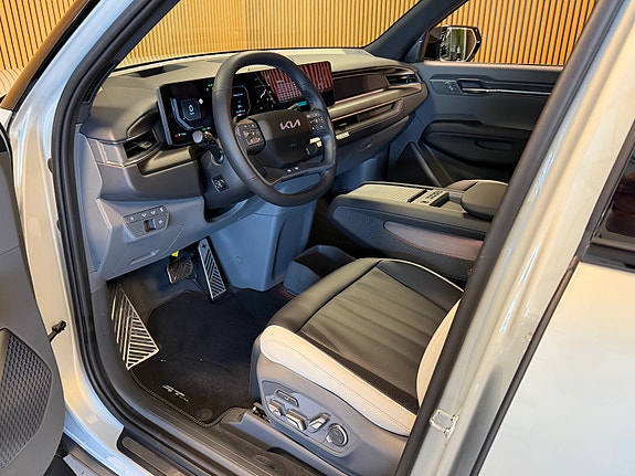 Kia EV9 9 of 27