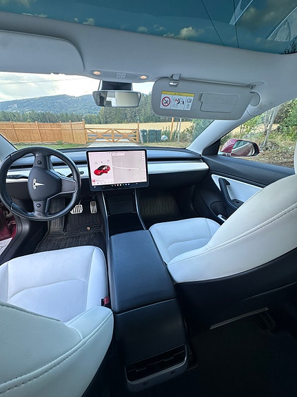 Tesla Model 3 11 of 12