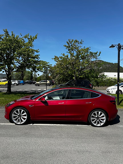 Tesla Model 3 3 of 12