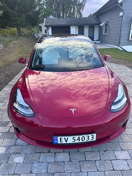 Tesla Model 3 8 of 12
