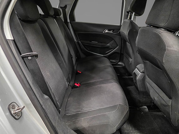 Peugeot 308 26 of 30