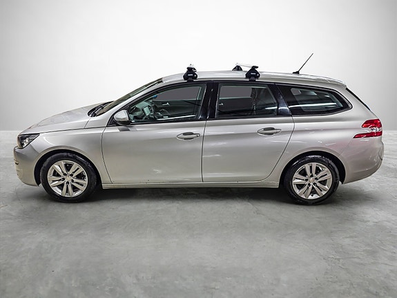 Peugeot 308 2 of 30