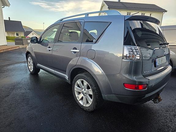 Mitsubishi Outlander 3 of 7