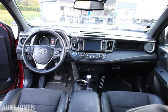 Toyota RAV4 13 of 30
