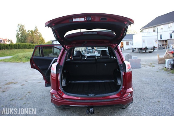 Toyota RAV4 25 of 30
