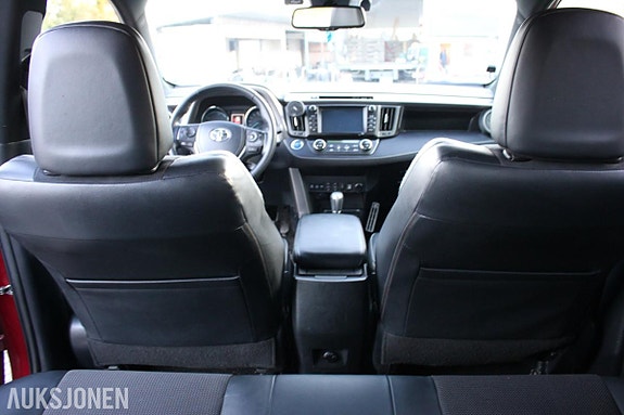 Toyota RAV4 23 of 30