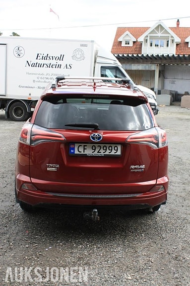 Toyota RAV4 8 of 30