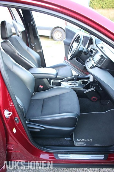 Toyota RAV4 19 of 30