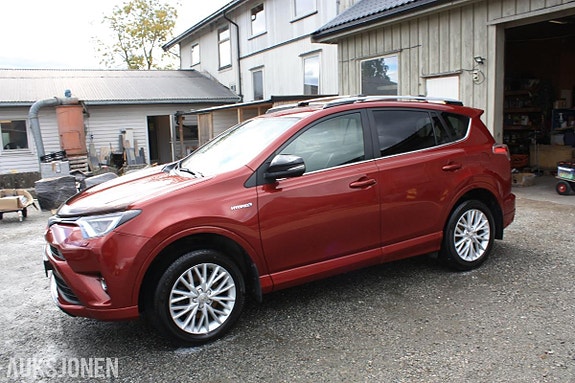 Toyota RAV4 10 of 30