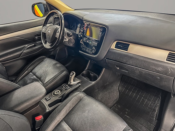 Mitsubishi Outlander 27 of 30