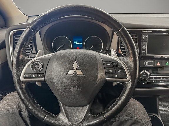 Mitsubishi Outlander 18 of 30