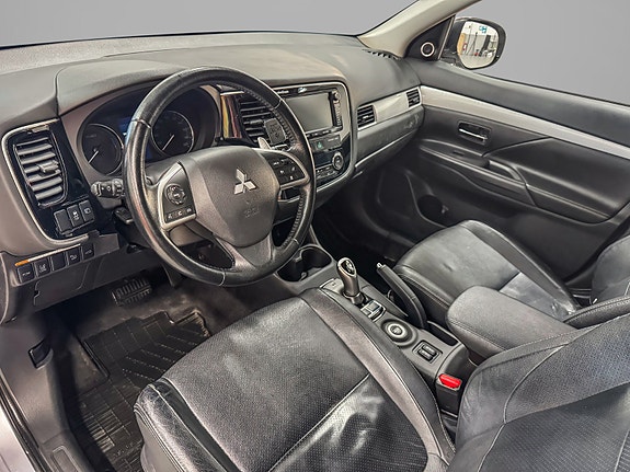 Mitsubishi Outlander 13 of 30