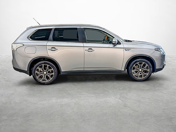 Mitsubishi Outlander 6 of 30