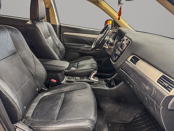Mitsubishi Outlander 28 of 30