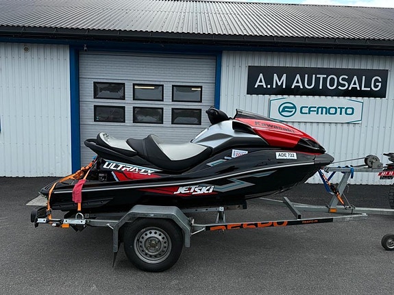 Kawasaki Jet ski sx-r 160 6 of 20