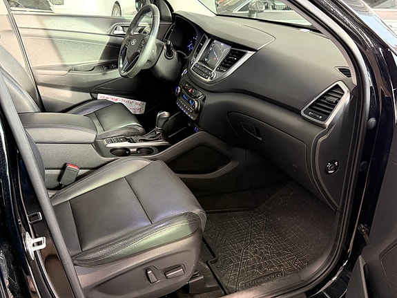 Hyundai Tucson 17 of 30