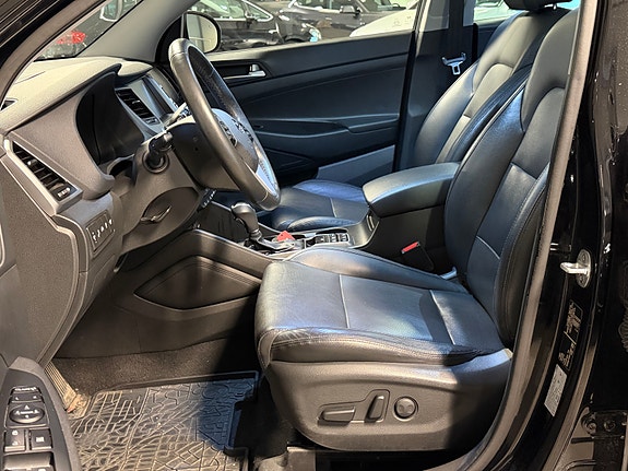 Hyundai Tucson 30 of 30
