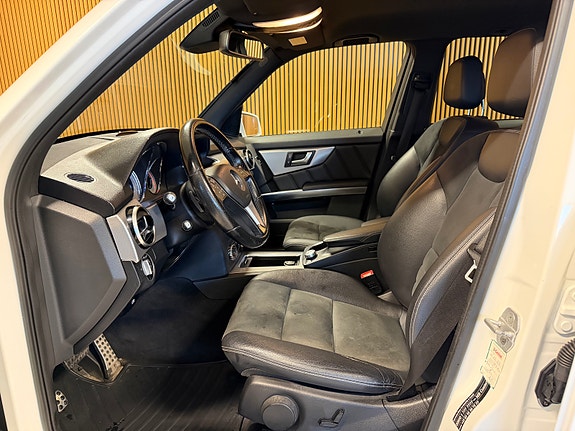 Mercedes-Benz GLK220 14 of 24