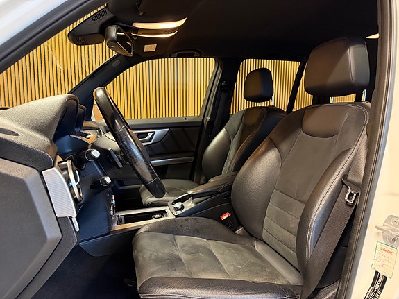 Mercedes-Benz GLK220 15 of 24