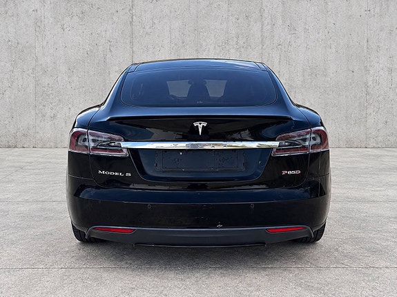 Tesla Model S 4 of 20