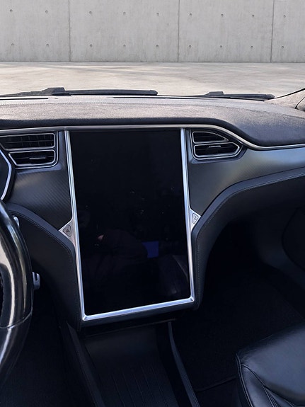 Tesla Model S 15 of 20