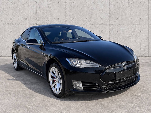 Tesla Model S 7 of 20