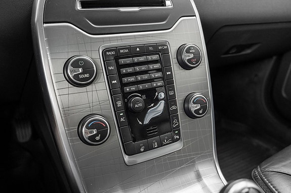 Volvo XC70 27 of 30