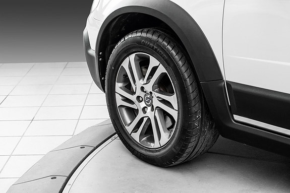 Volvo XC70 7 of 30