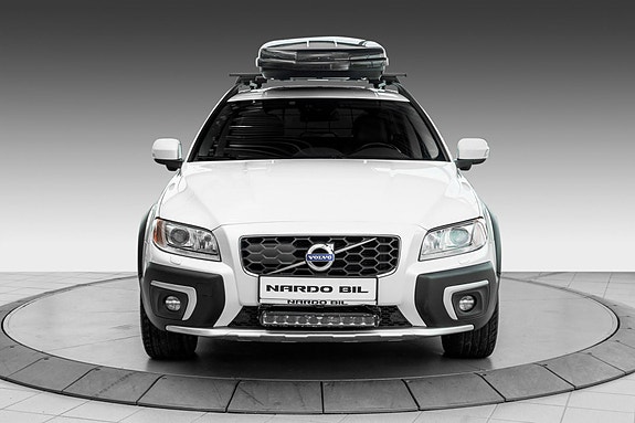 Volvo XC70 2 of 30