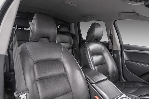 Volvo XC70 22 of 30