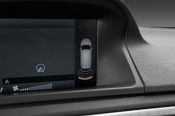 Volvo XC70 26 of 30
