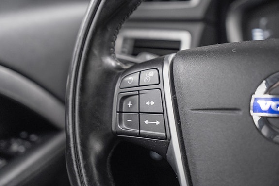 Volvo XC70 11 of 30