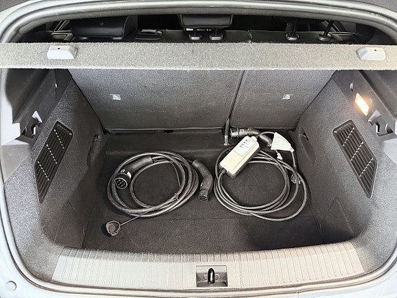 Renault Megane E-Tech 9 of 12