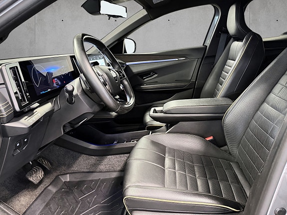 Renault Megane E-Tech 8 of 12