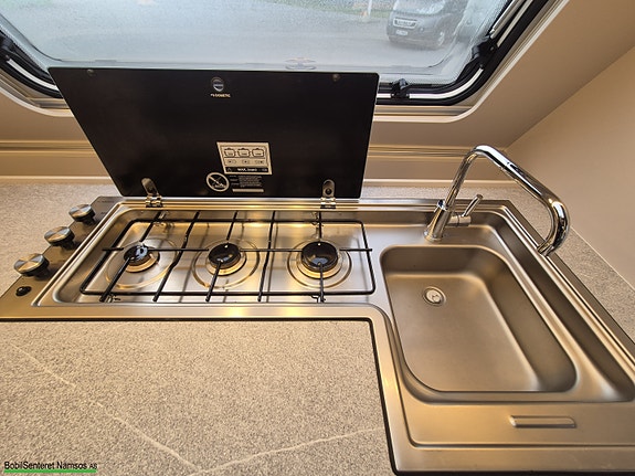 Adria Adora 613 HT/Sykkelstativ/Bad i bakvegg 13 of 30