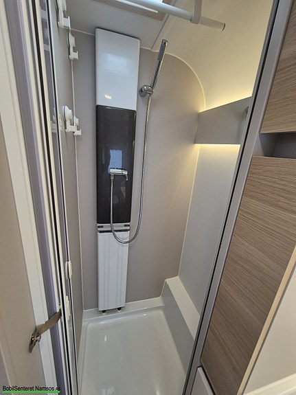 Adria Adora 613 HT/Sykkelstativ/Bad i bakvegg 26 of 30