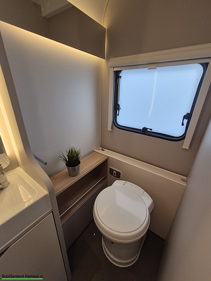 Adria Adora 613 HT/Sykkelstativ/Bad i bakvegg 24 of 30