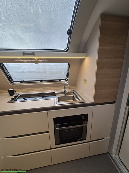 Adria Adora 613 HT/Sykkelstativ/Bad i bakvegg 12 of 30