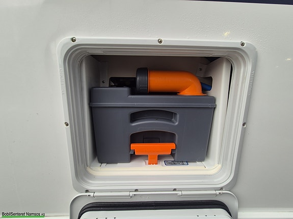 Adria Adora 613 HT/Sykkelstativ/Bad i bakvegg 8 of 30