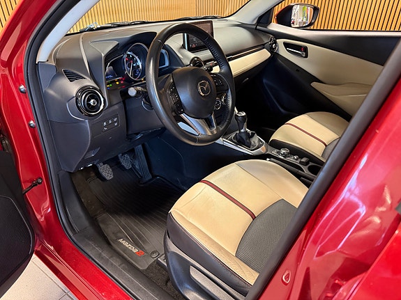 Mazda 2 11 of 21