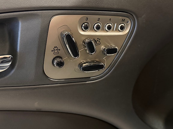 Jaguar XK 25 of 30