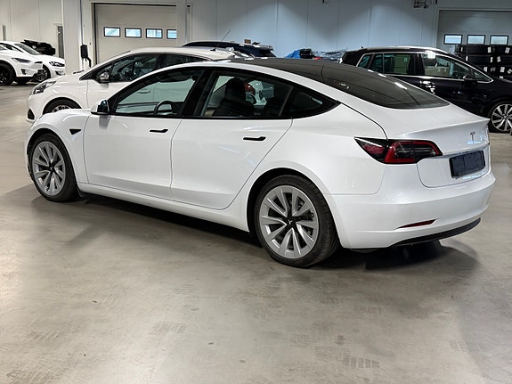 Tesla Model 3 7 of 18
