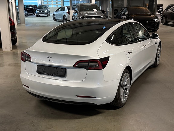 Tesla Model 3 6 of 18