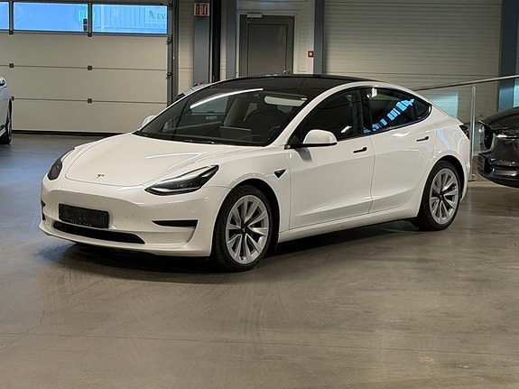 Tesla Model 3 2 of 18