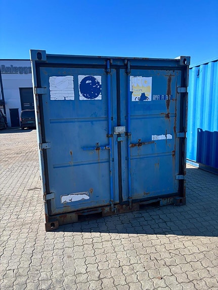 Container 2 of 6