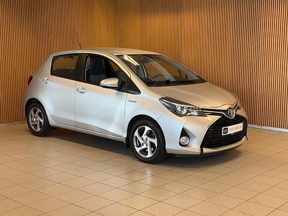 Toyota Yaris 2 of 21