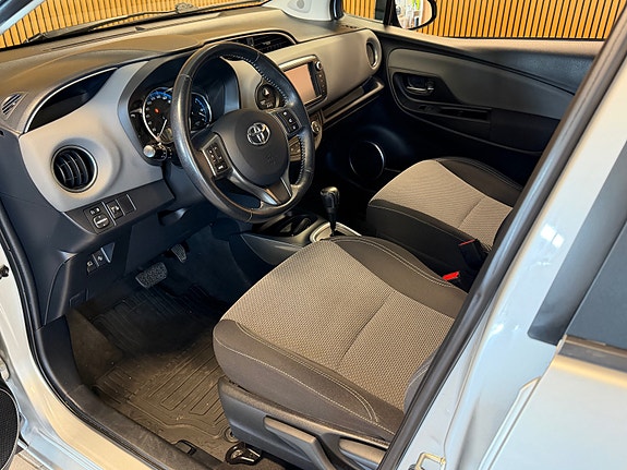 Toyota Yaris 9 of 21